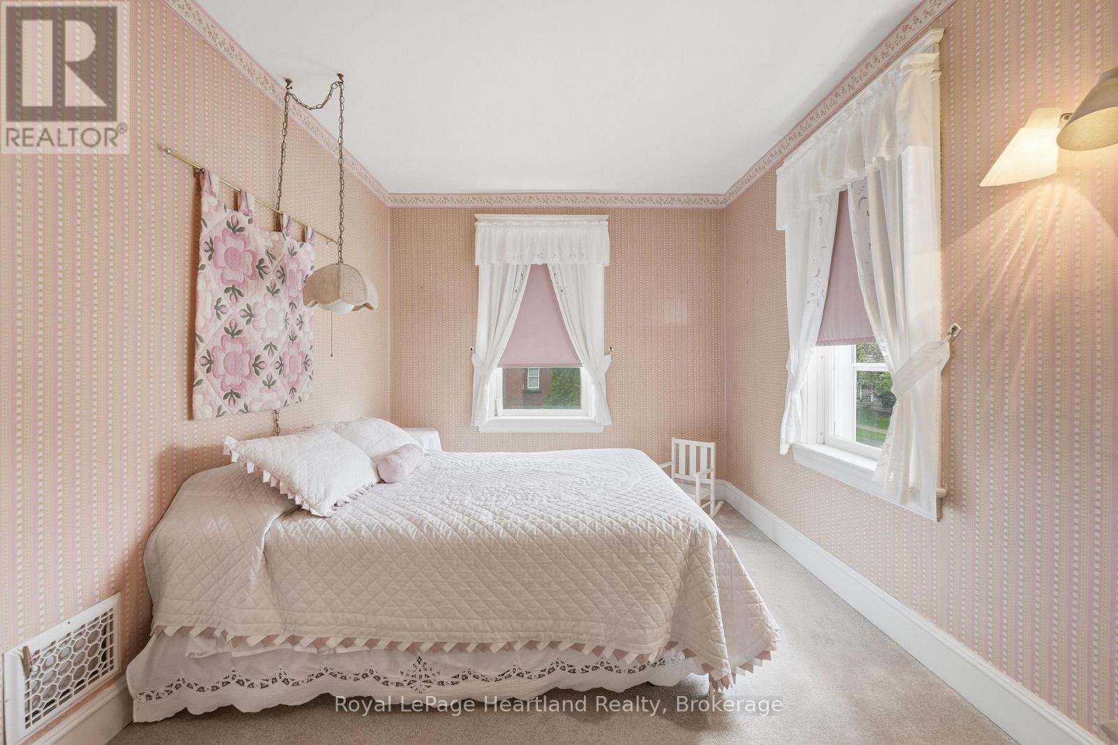 138 ST. DAVID STREET - 32