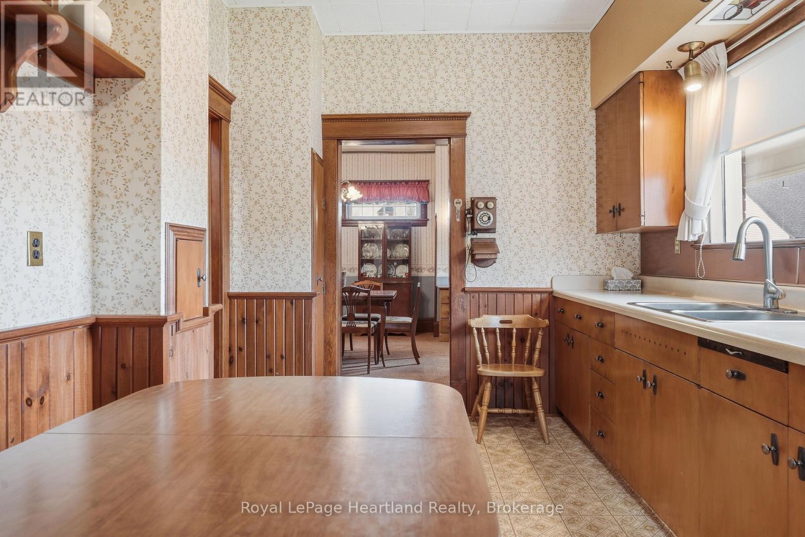 138 ST. DAVID STREET - 4