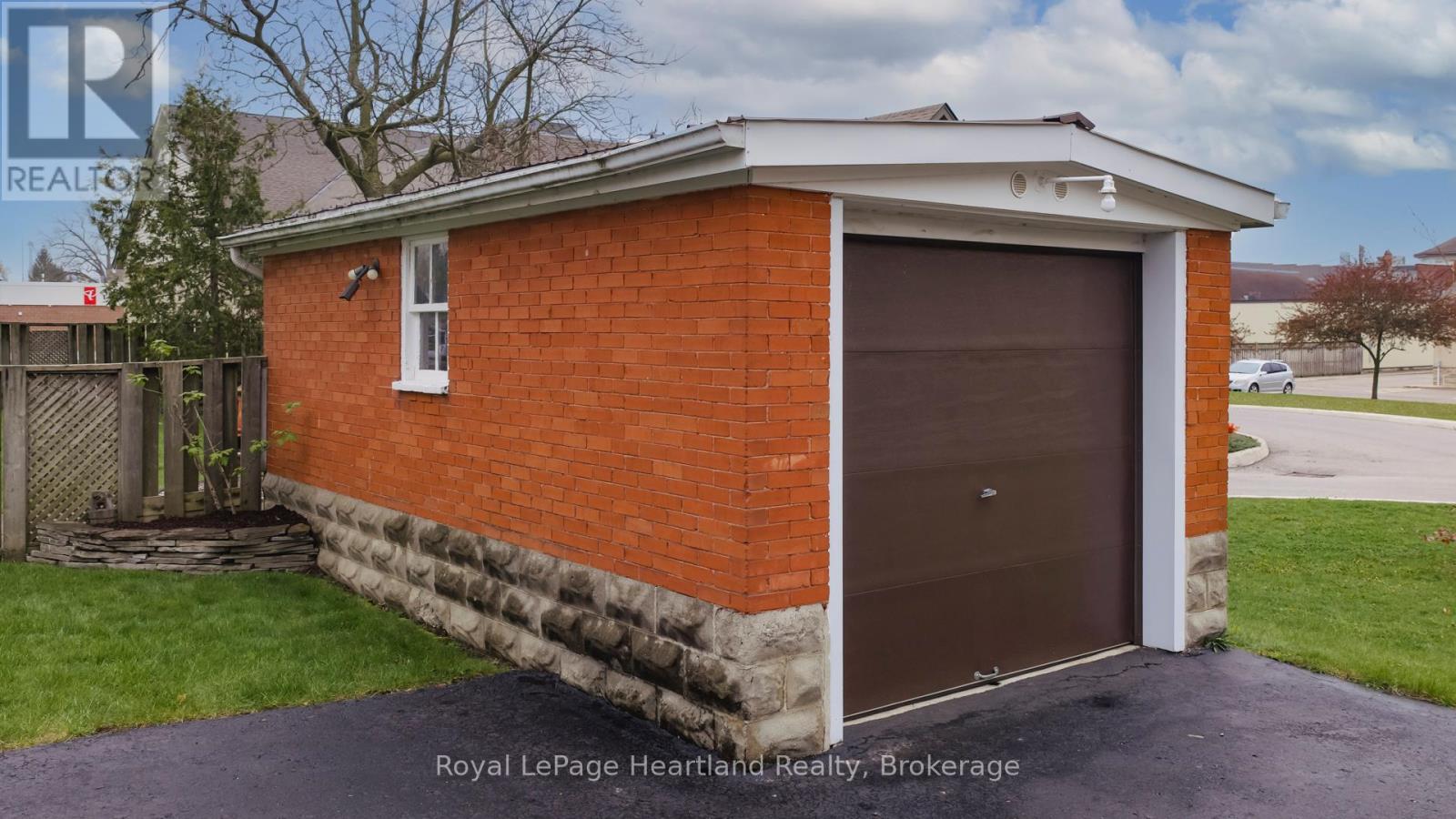 138 ST. DAVID STREET - 41