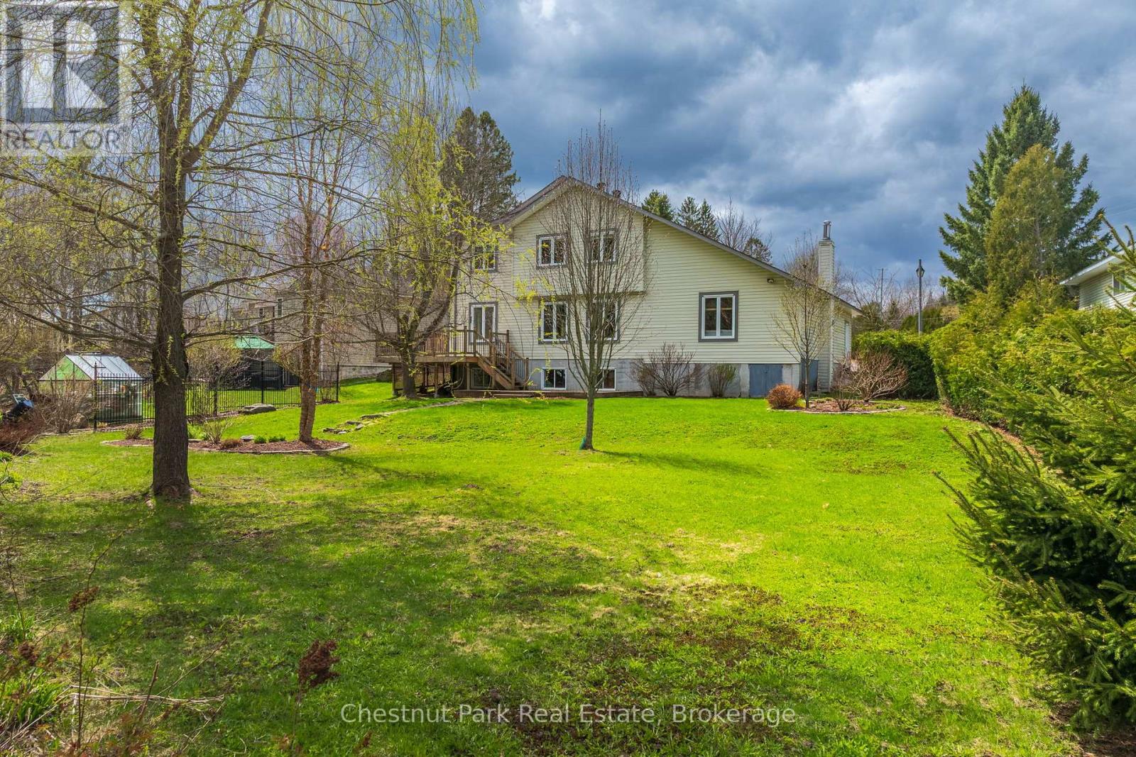 22 GLENWOOD DRIVE - 37