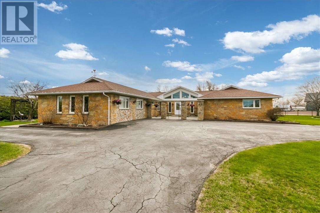 57 Wilson Street E, Little Current, Ontario, P0P1K0 — Photo 2