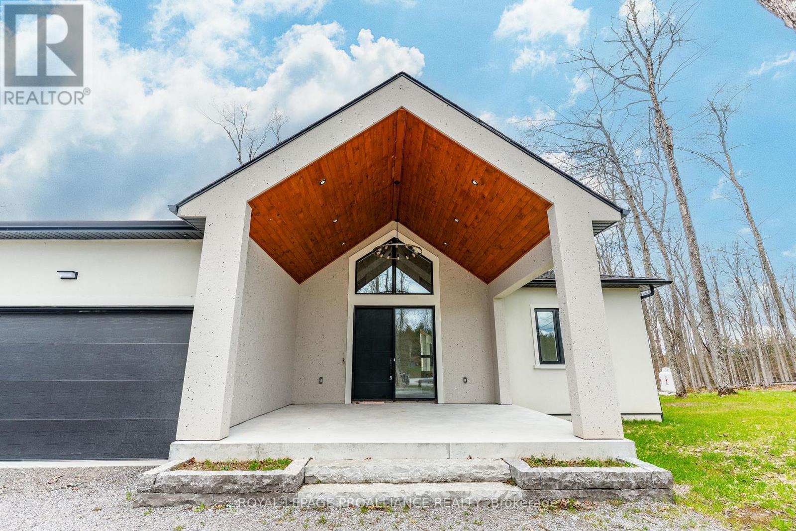 160 SUMCOT DRIVE - 4