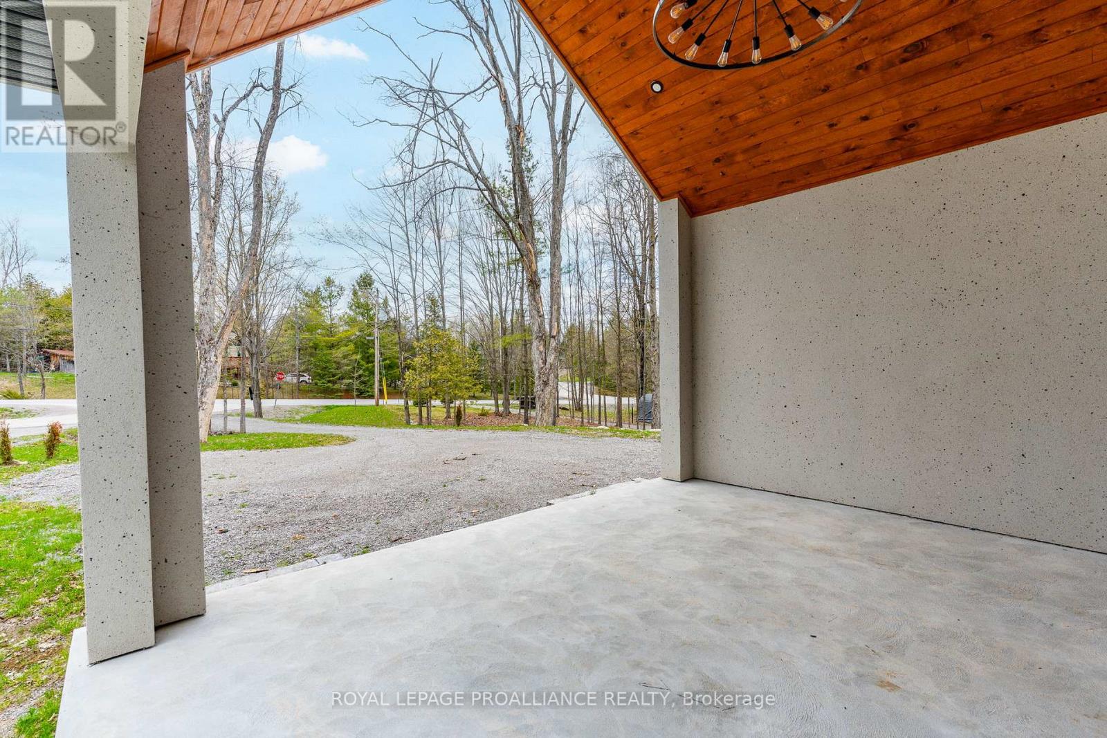 160 SUMCOT DRIVE - 5