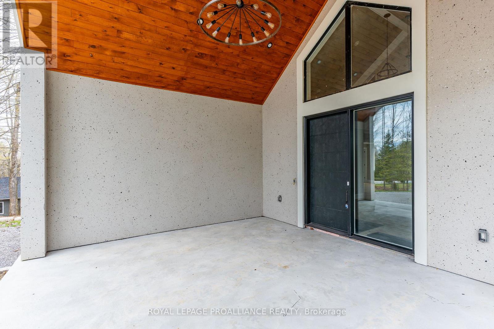 160 SUMCOT DRIVE - 6