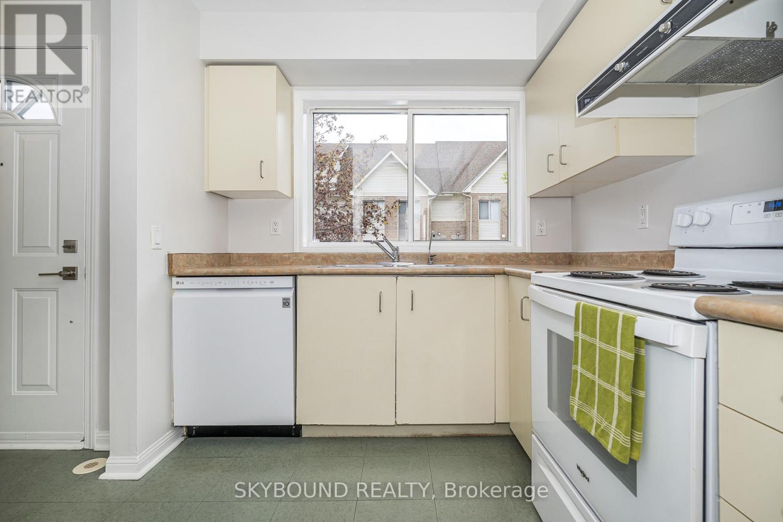 ## 13 25 REPLIN ROAD - 10