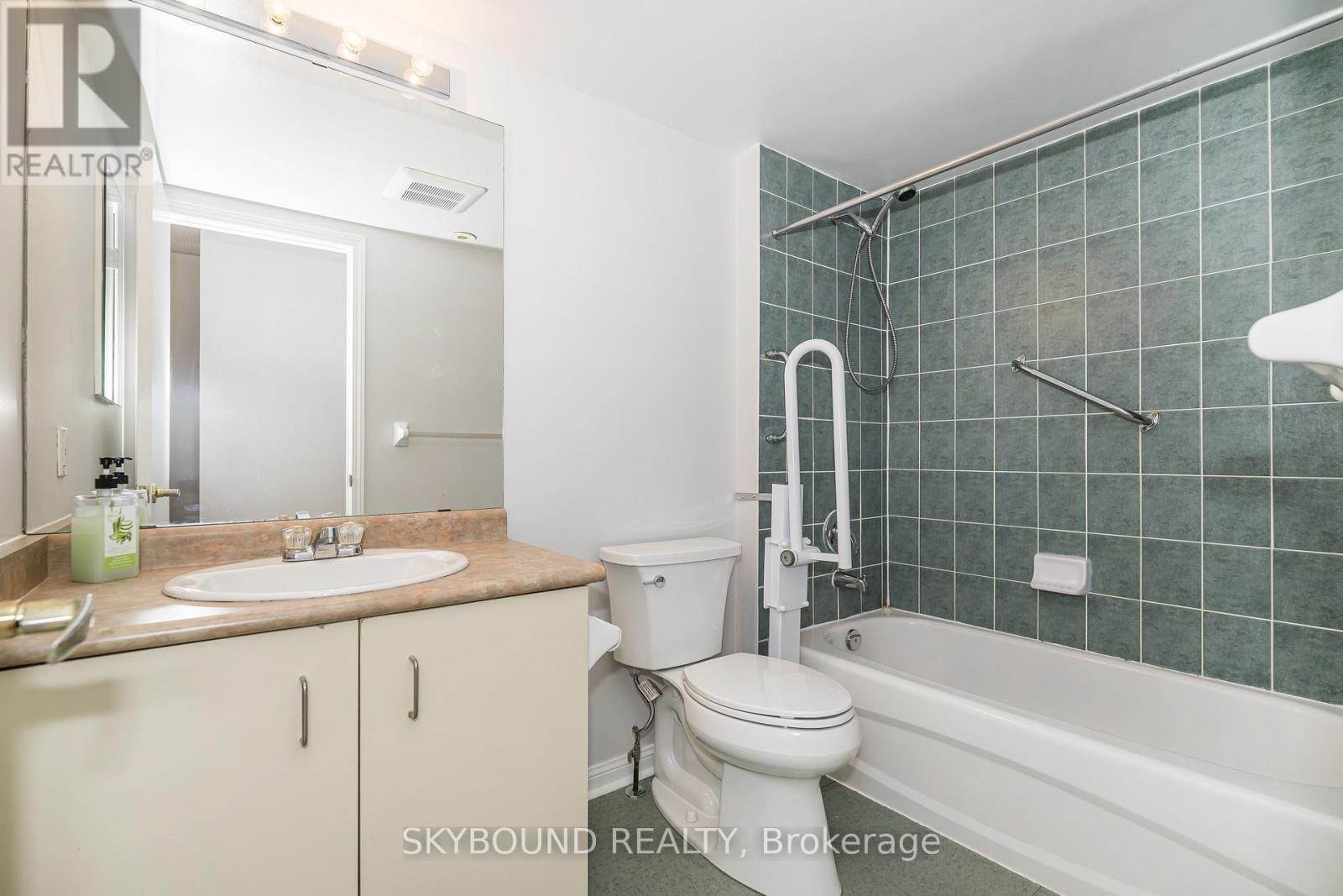 ## 13 25 REPLIN ROAD - 18