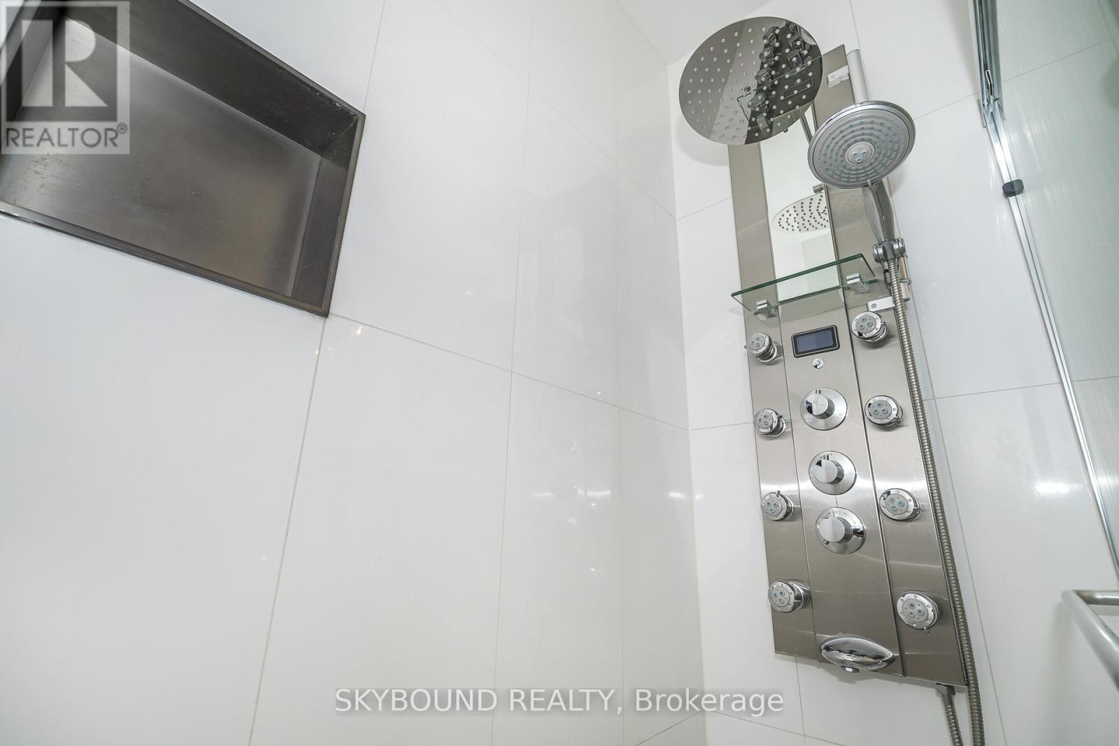 ## 13 25 REPLIN ROAD - 23