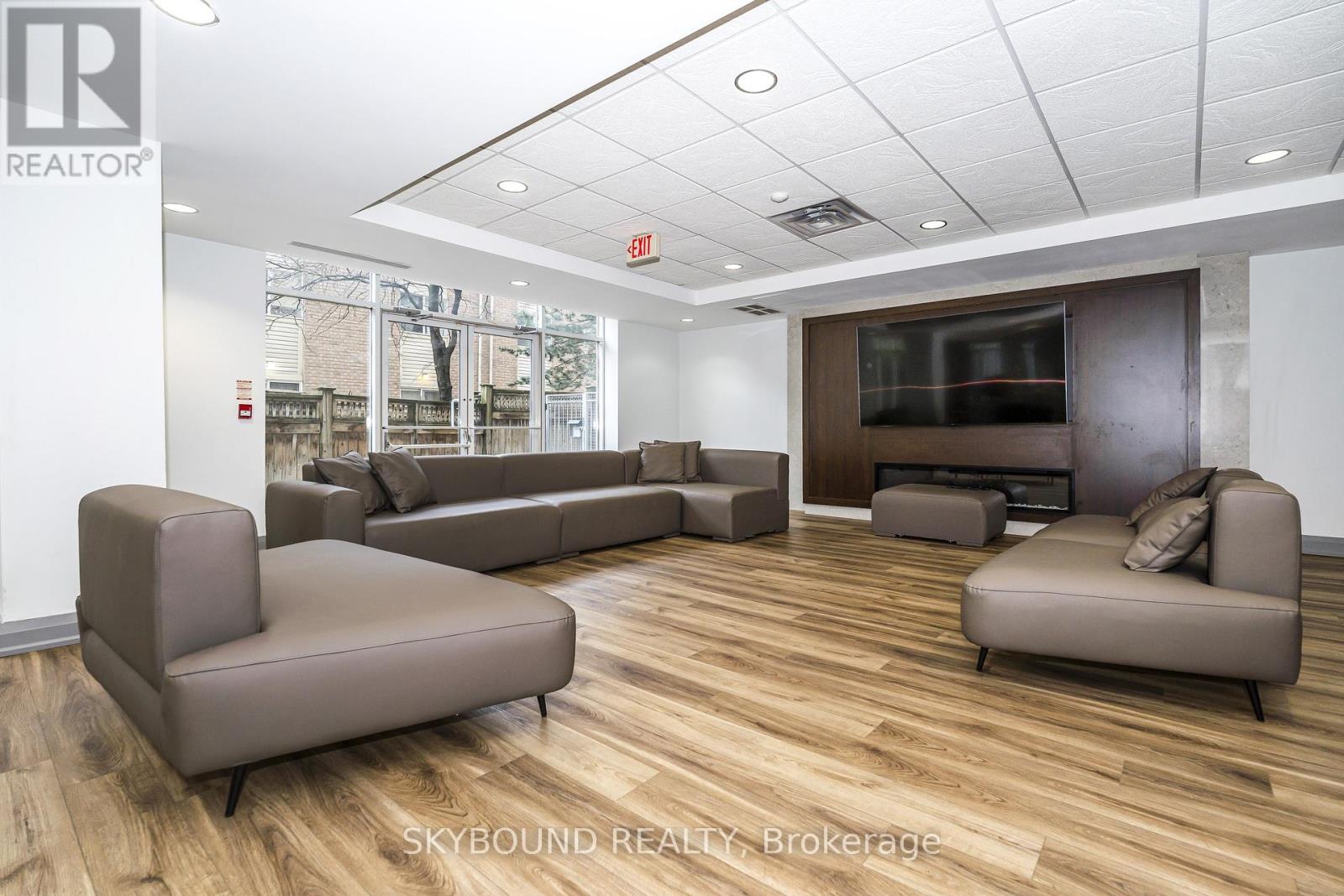 ## 13 25 REPLIN ROAD - 25