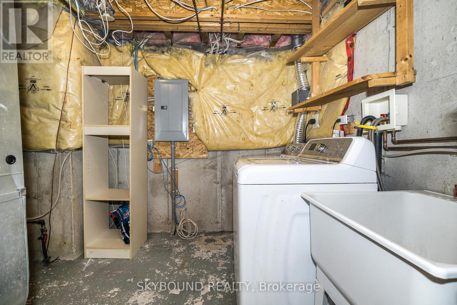 ## 13 25 REPLIN ROAD - 26