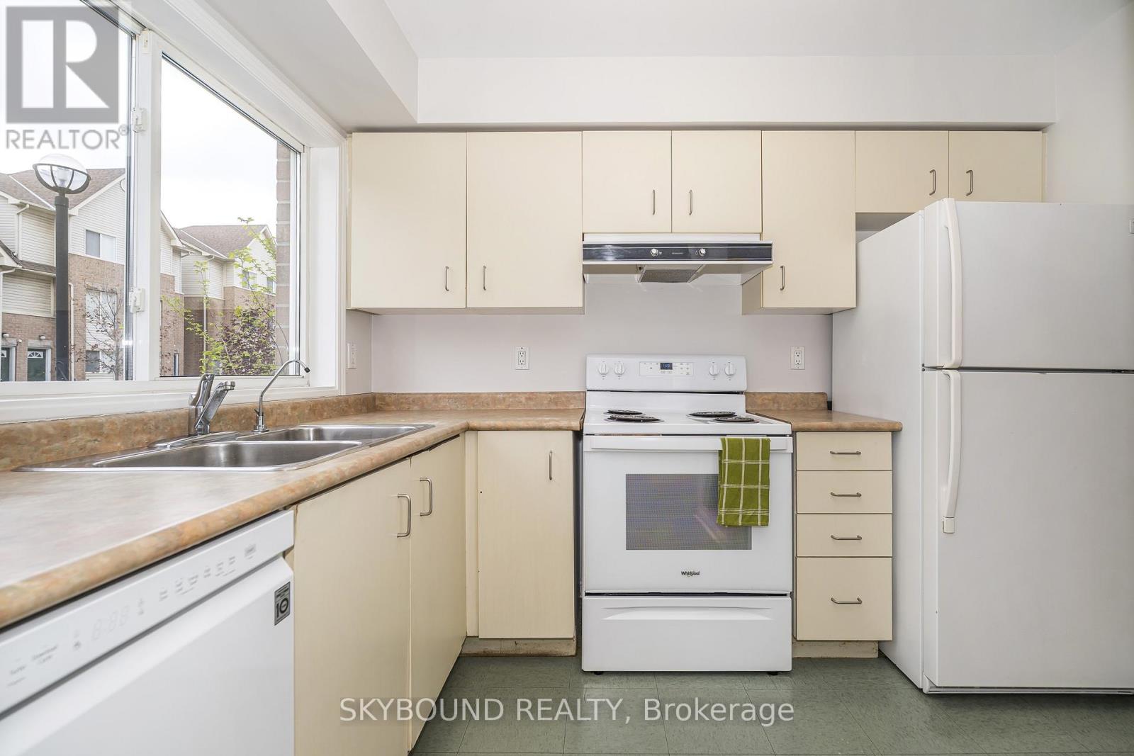 ## 13 25 REPLIN ROAD - 8