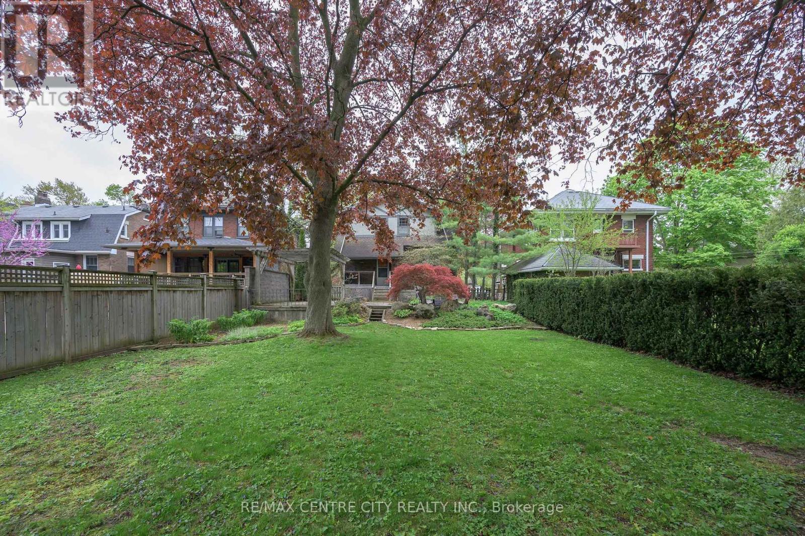 996 WATERLOO STREET - 10