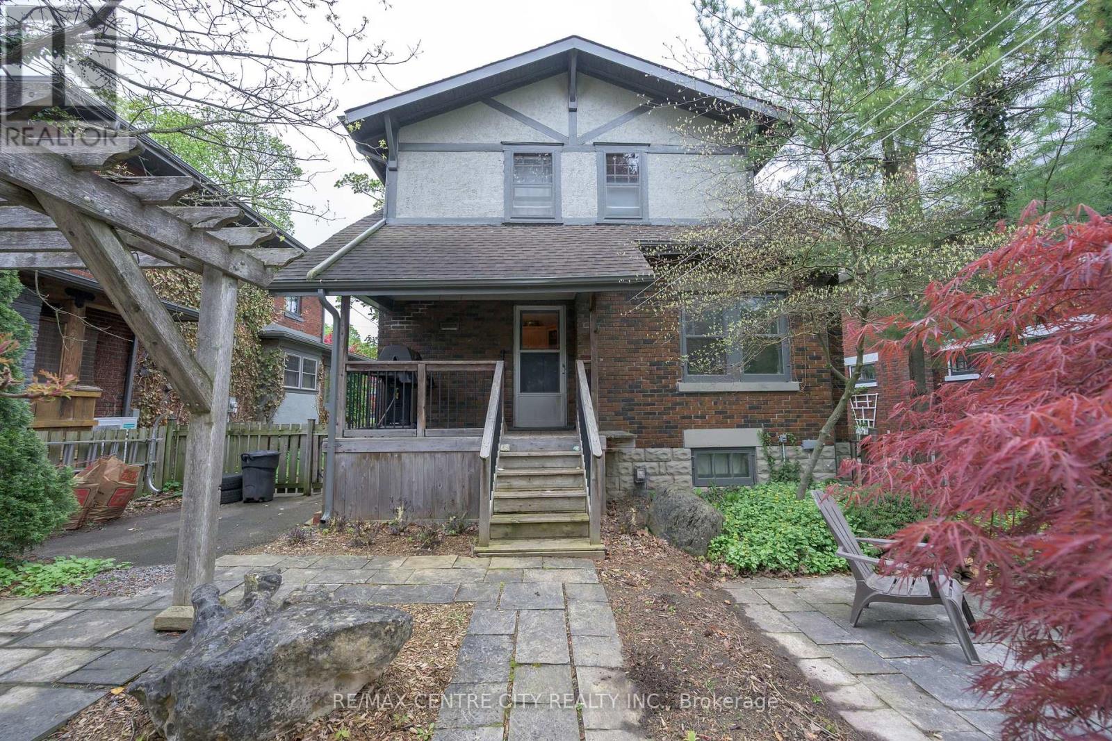 996 WATERLOO STREET - 11