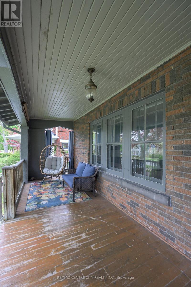 996 WATERLOO STREET - 14