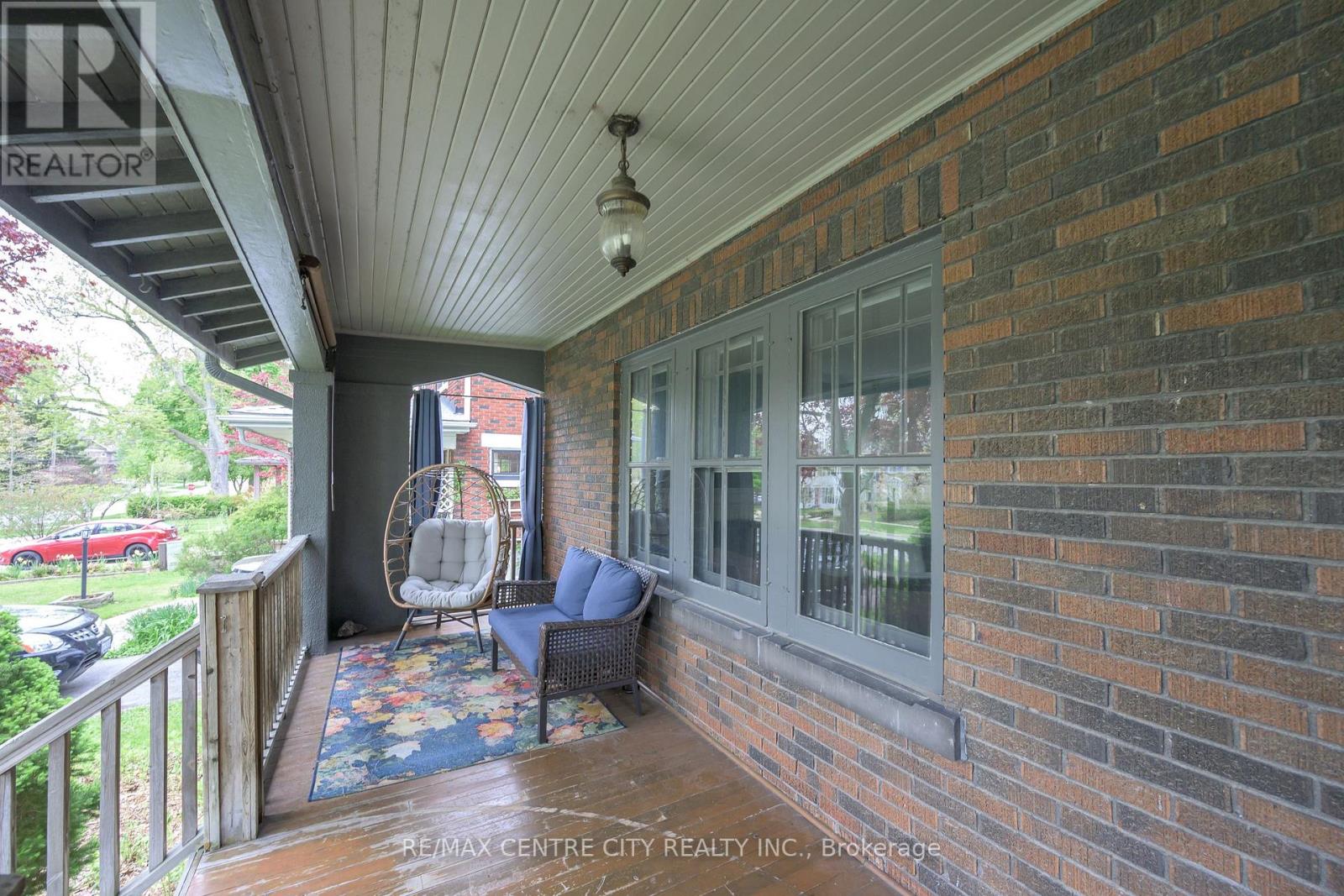 996 WATERLOO STREET - 15