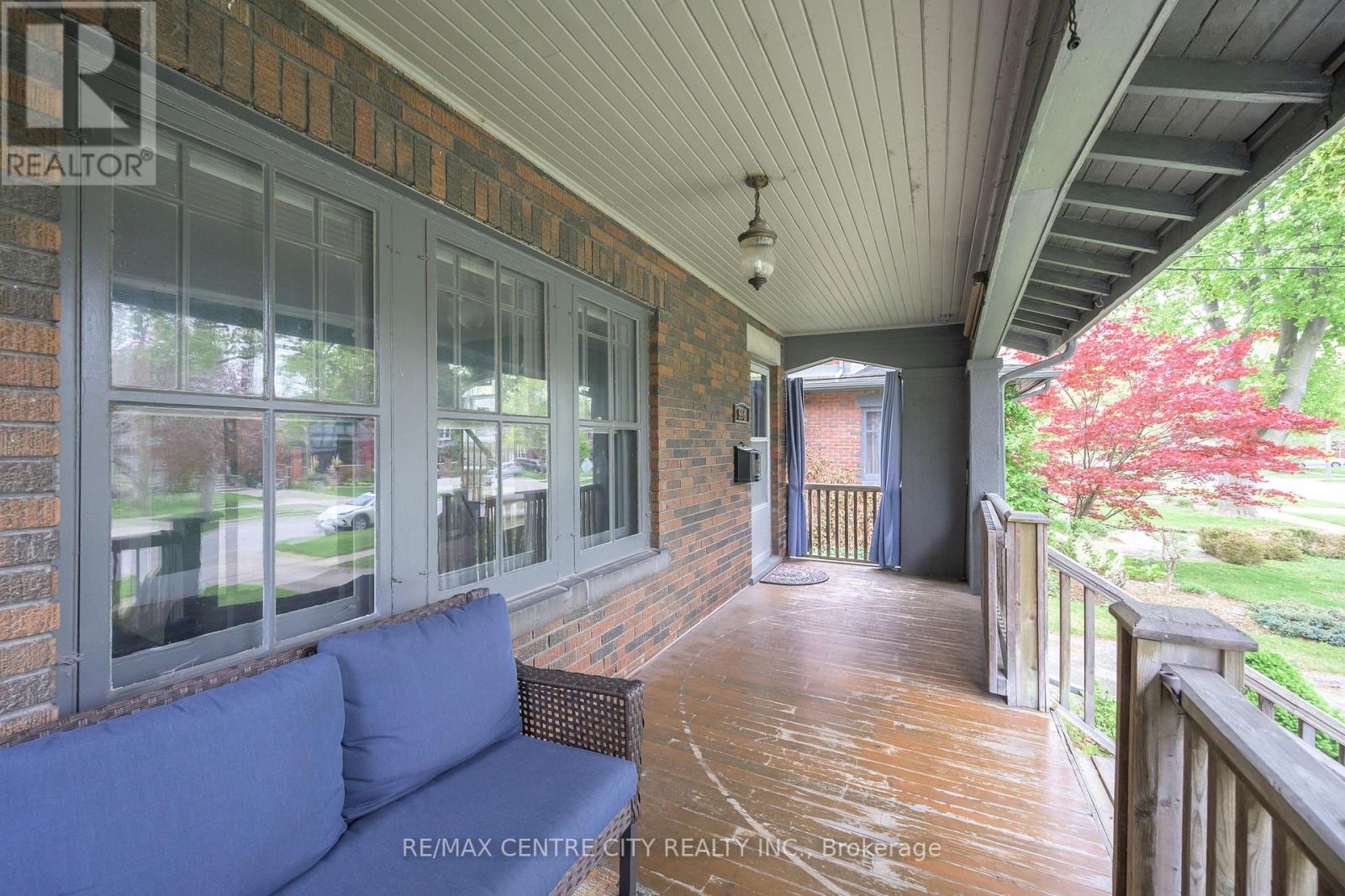 996 WATERLOO STREET - 16