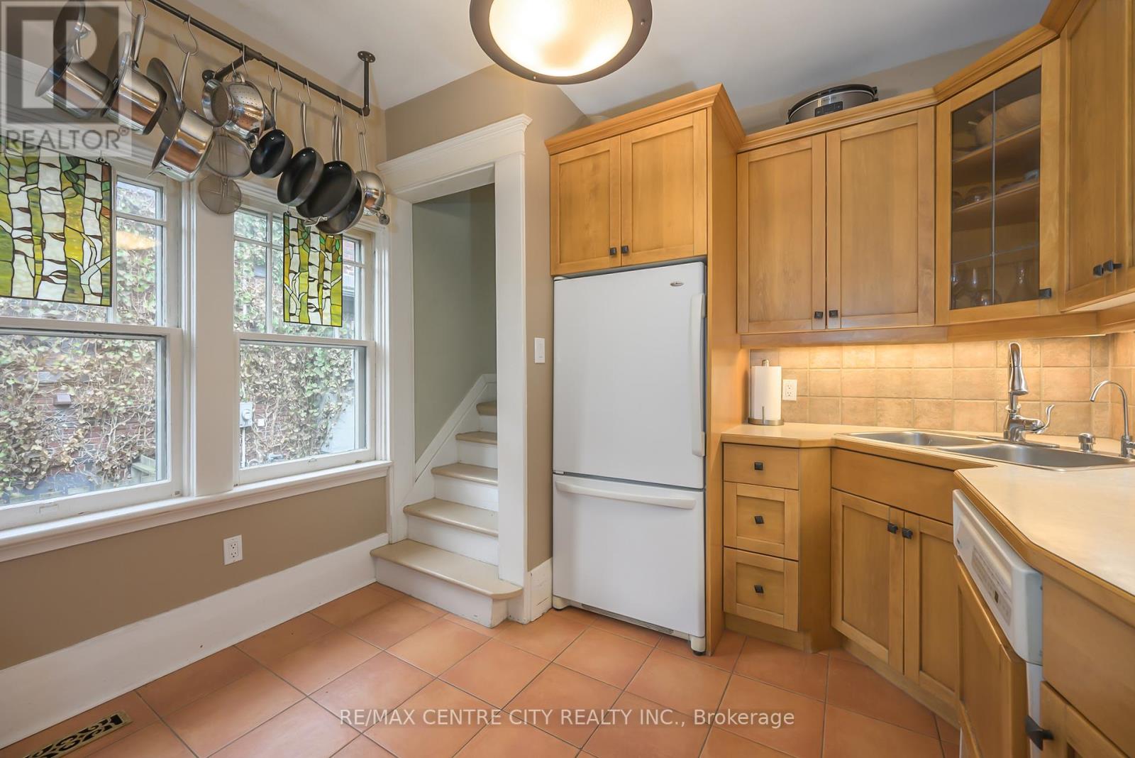 996 WATERLOO STREET - 24