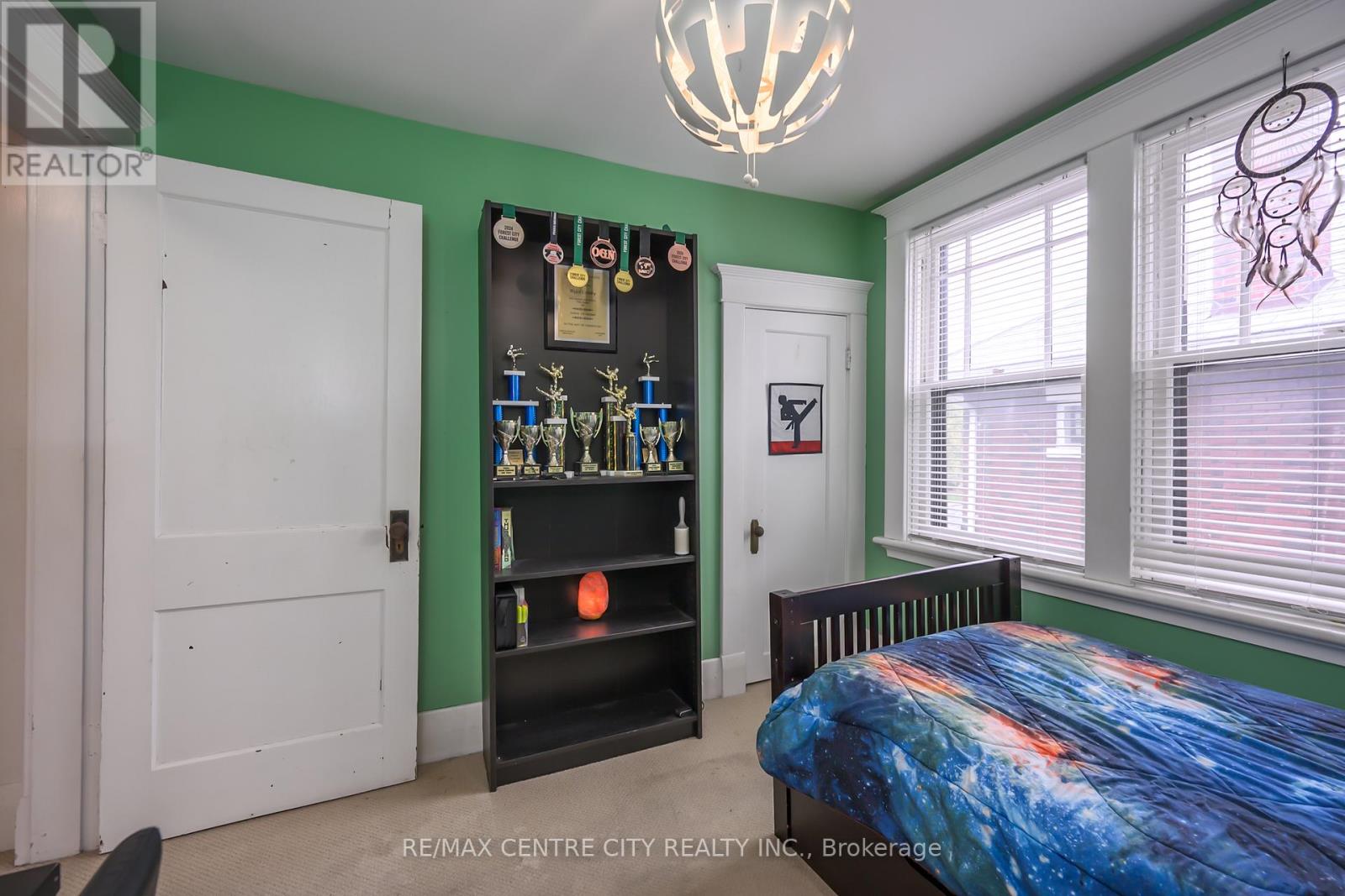 996 WATERLOO STREET - 29