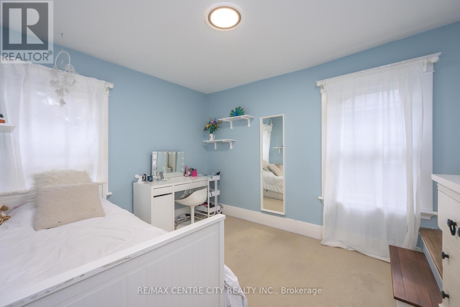 996 WATERLOO STREET - 30