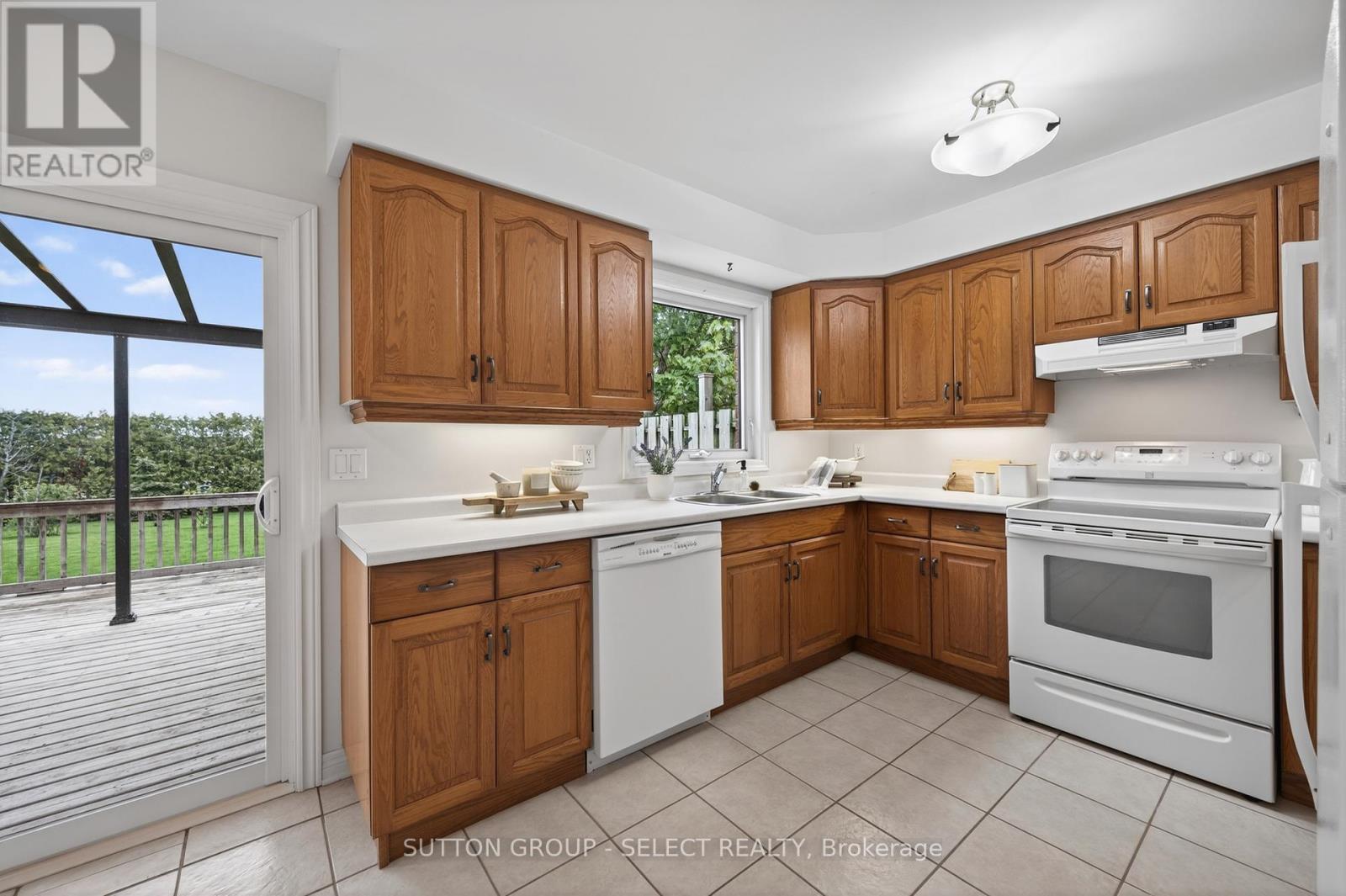 55 HERITAGE DRIVE - 12