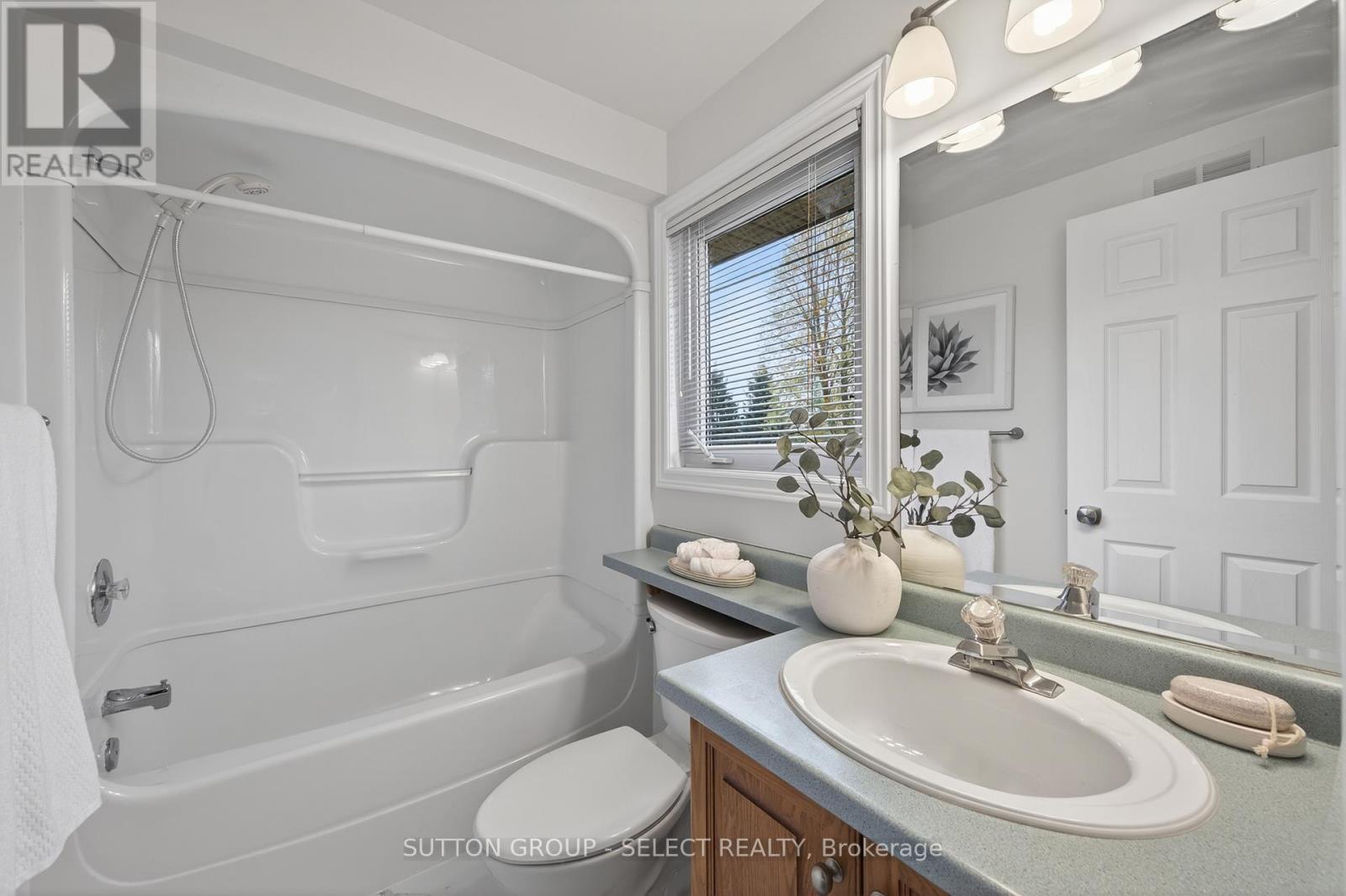 55 HERITAGE DRIVE - 16