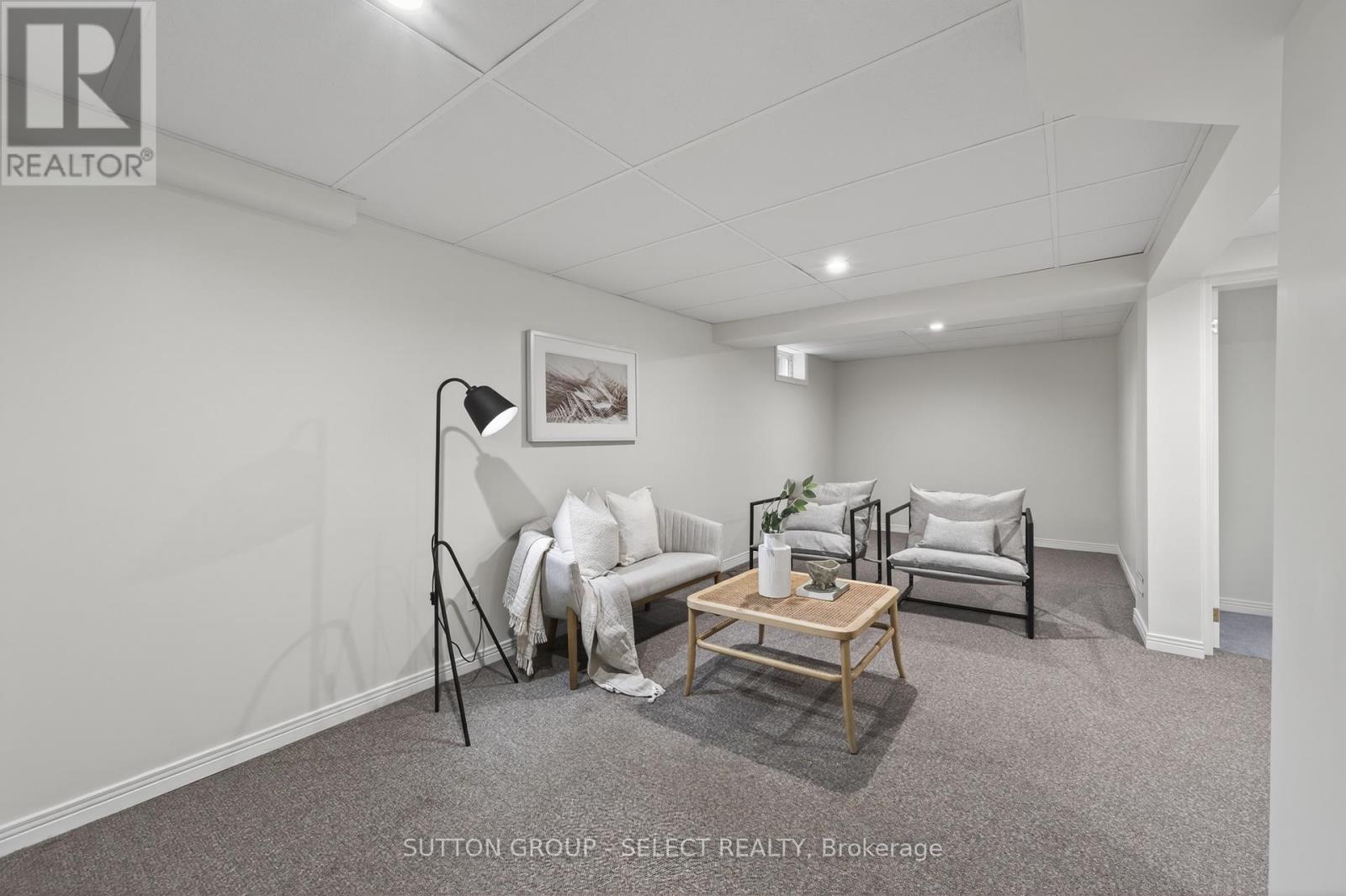 55 HERITAGE DRIVE - 22