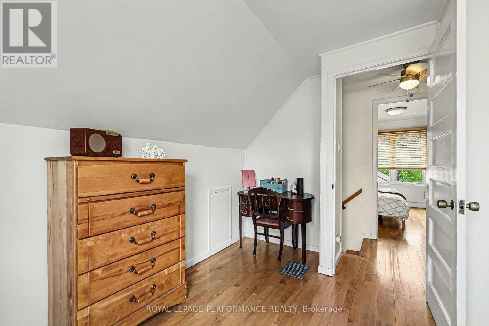 5 MARSHALL AVENUE - 14