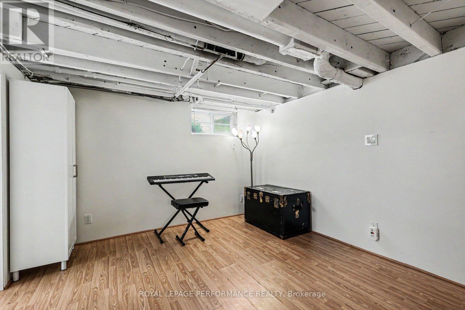 5 MARSHALL AVENUE - 22