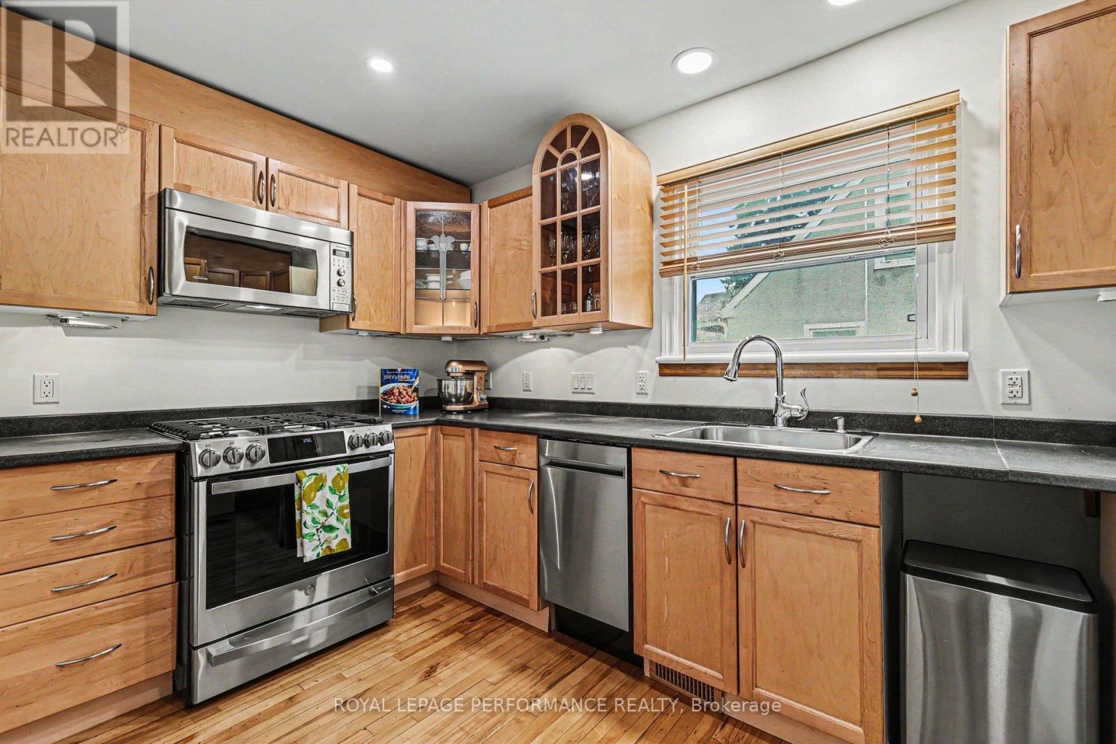5 MARSHALL AVENUE - 7