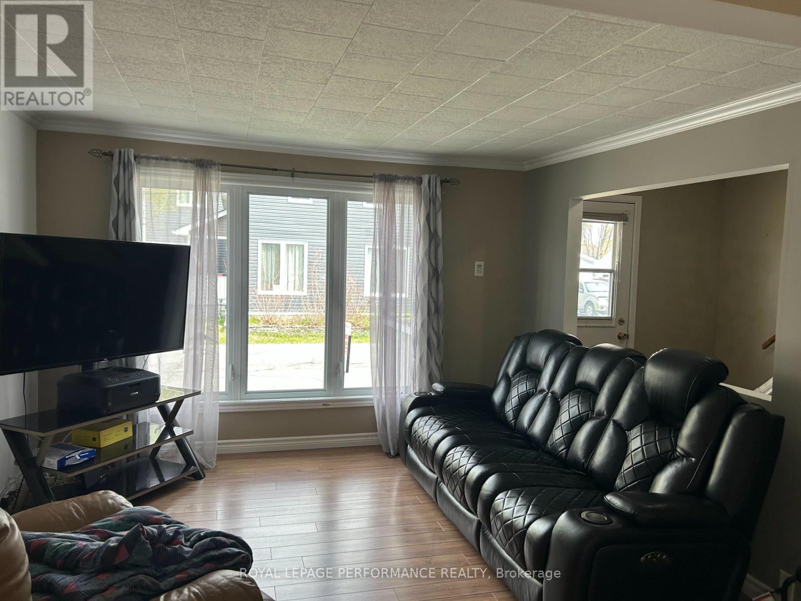 1245 ALMA STREET - 10