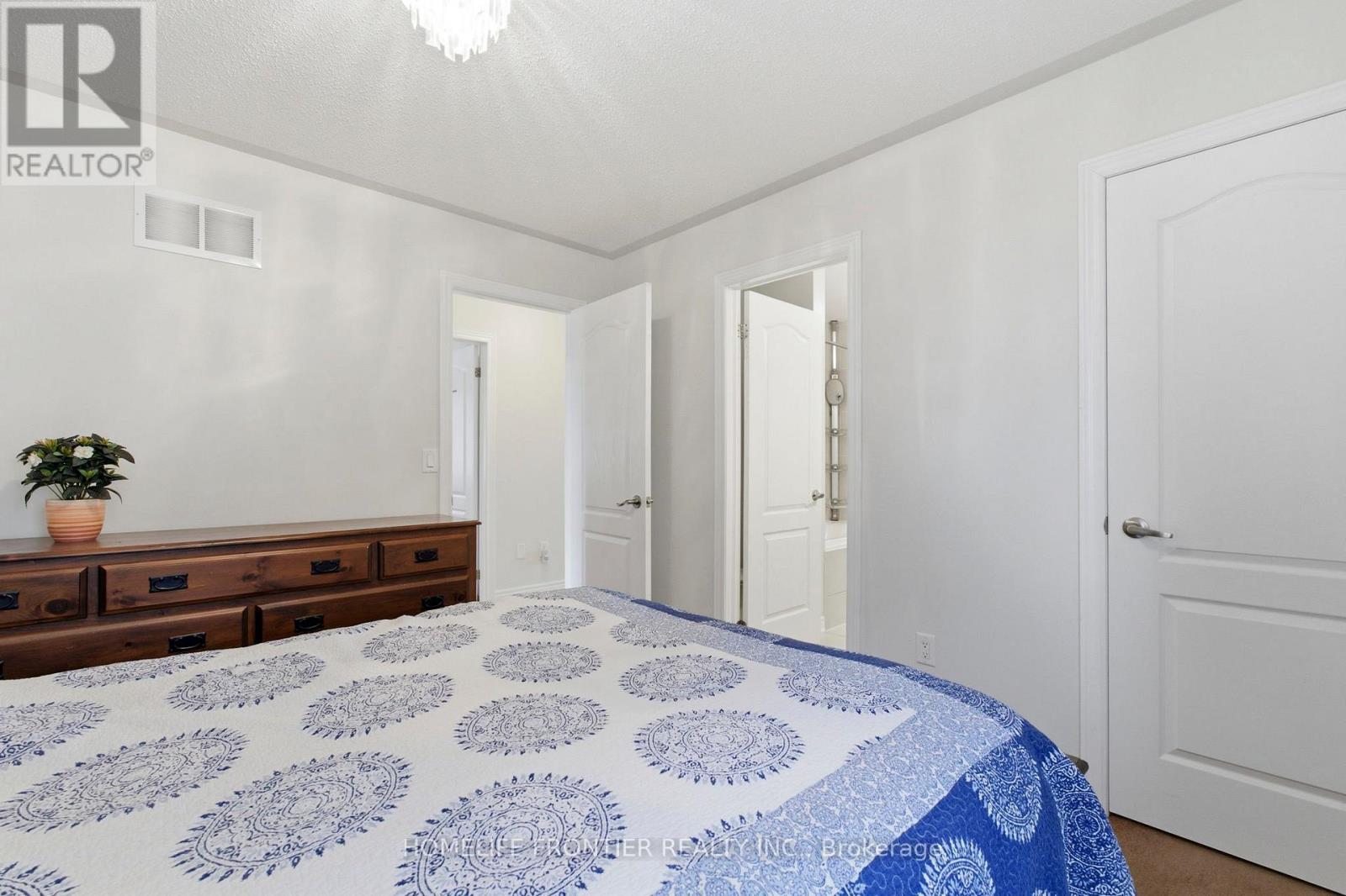 475 KWAPIS BOULEVARD - 30