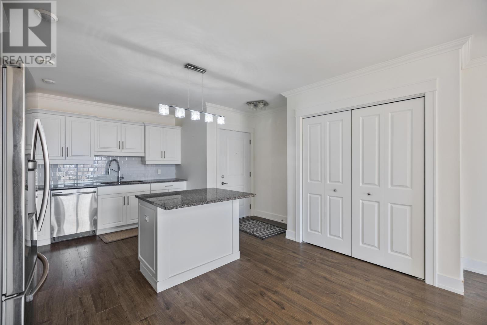 #213 212 Shakespeare Drive - 11
