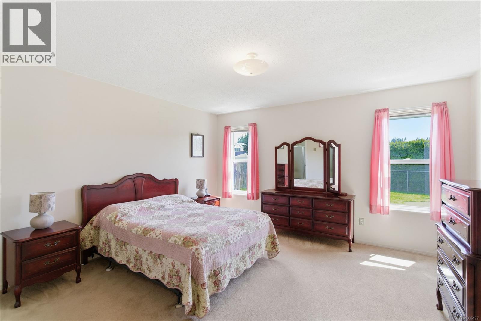 670 Arbutus St - 5