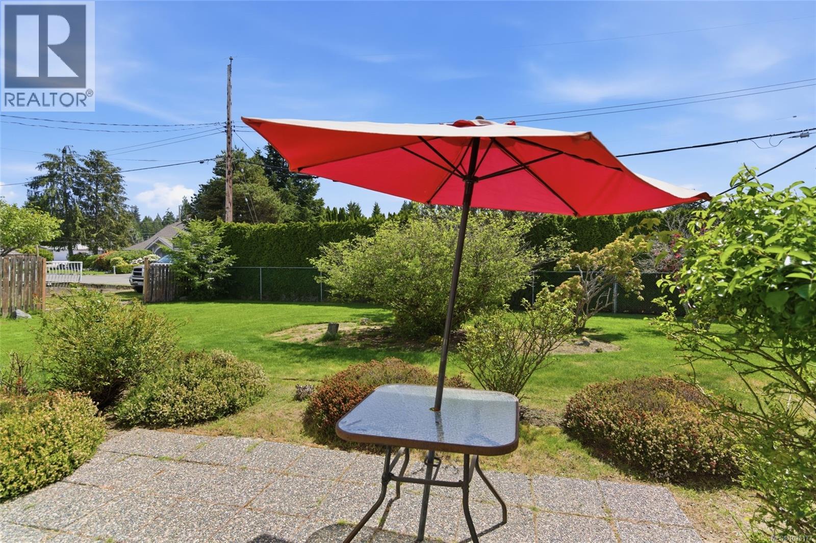 670 Arbutus St - 11