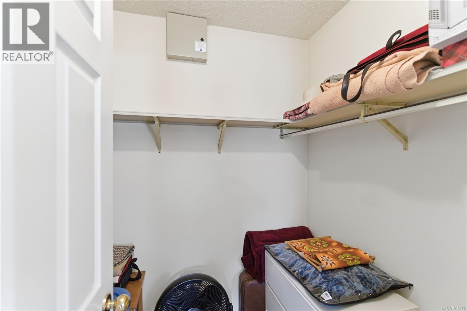 670 Arbutus St - 23