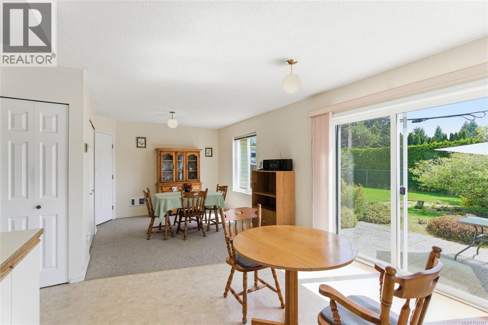 670 Arbutus St - 3
