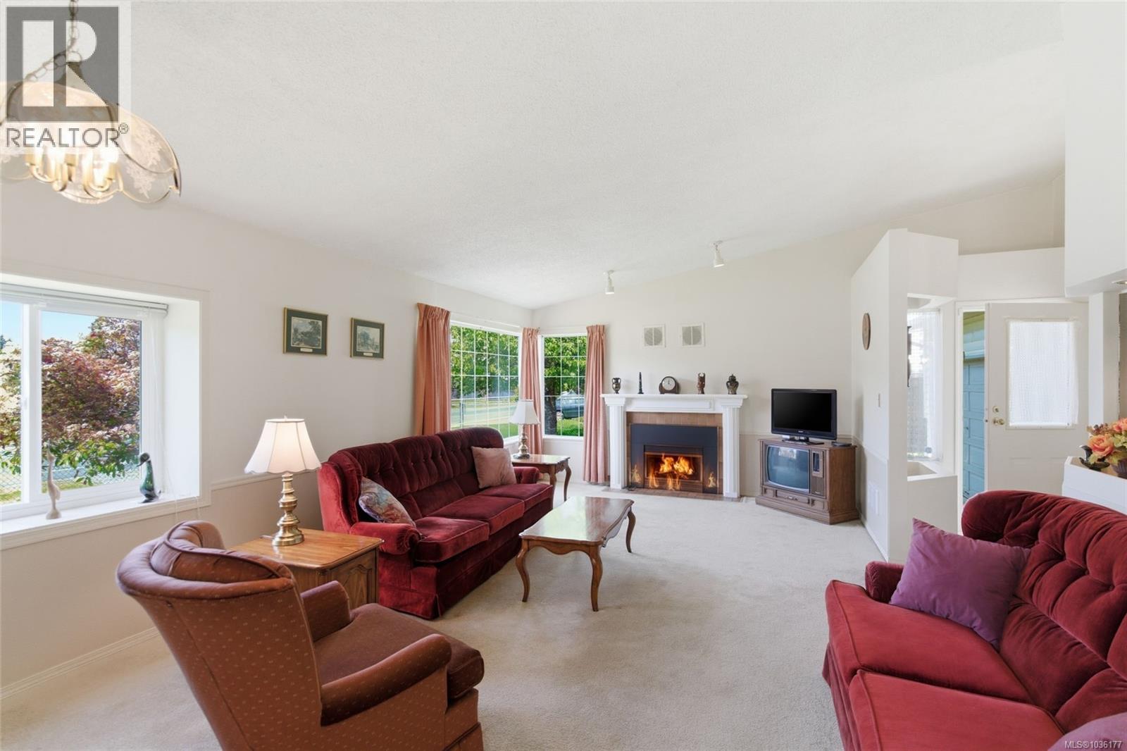 670 Arbutus St - 4