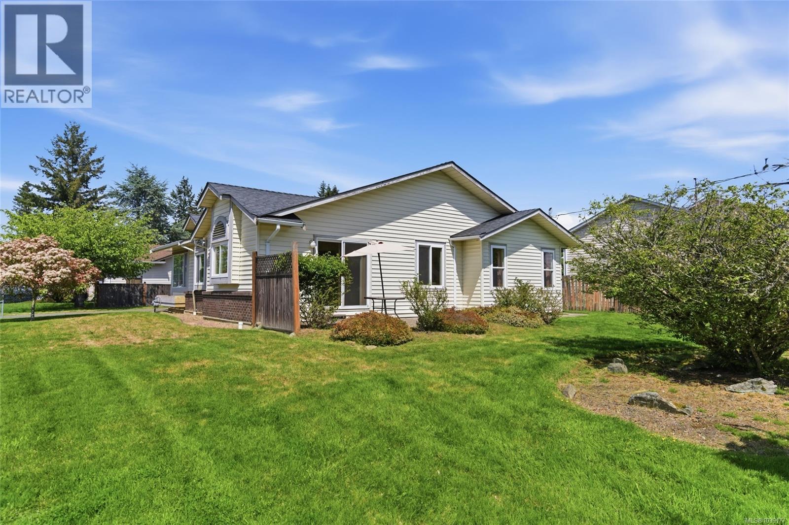 670 Arbutus St - 27