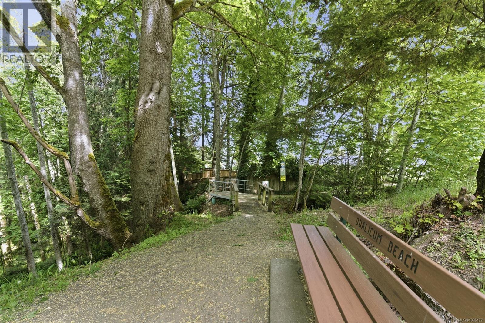 670 Arbutus St - 34