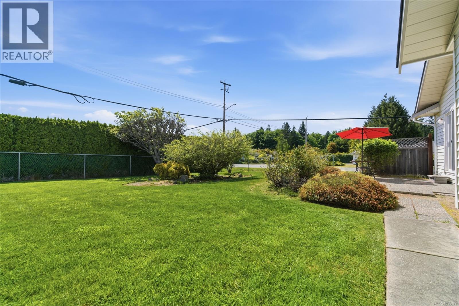 670 Arbutus St - 10