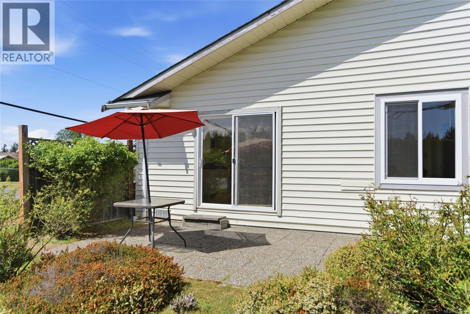 670 Arbutus St - 30