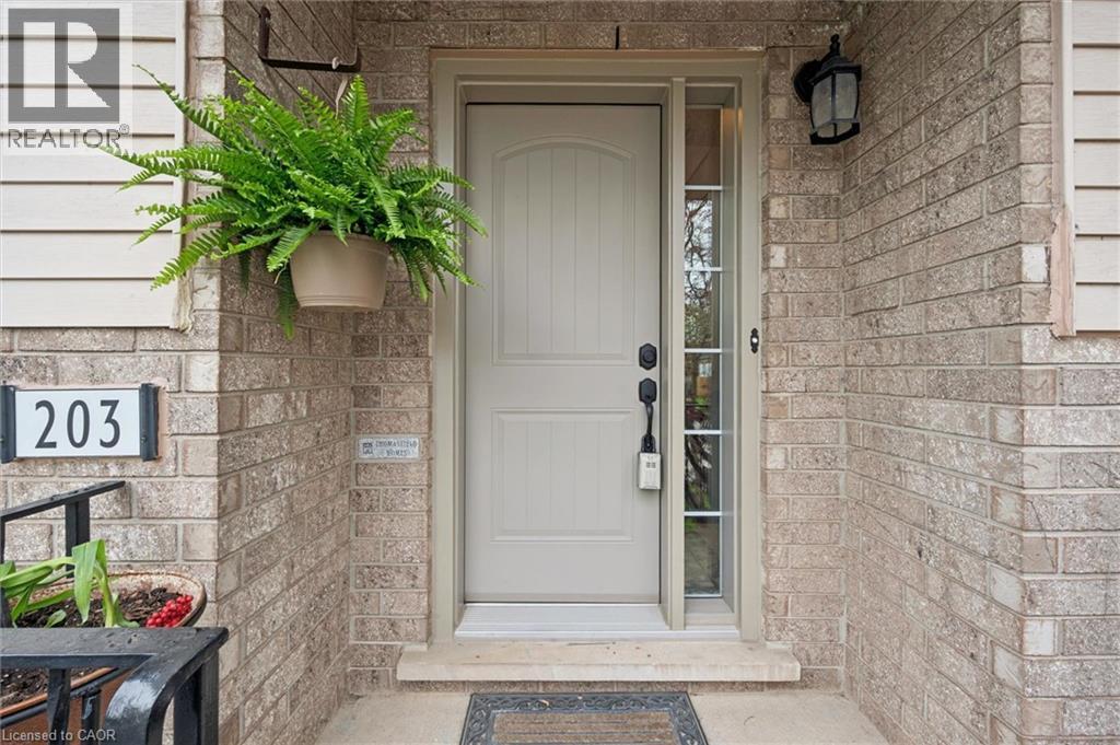 203 BAKER Street, Waterloo, Ontario, N2T2L8 — Photo 5