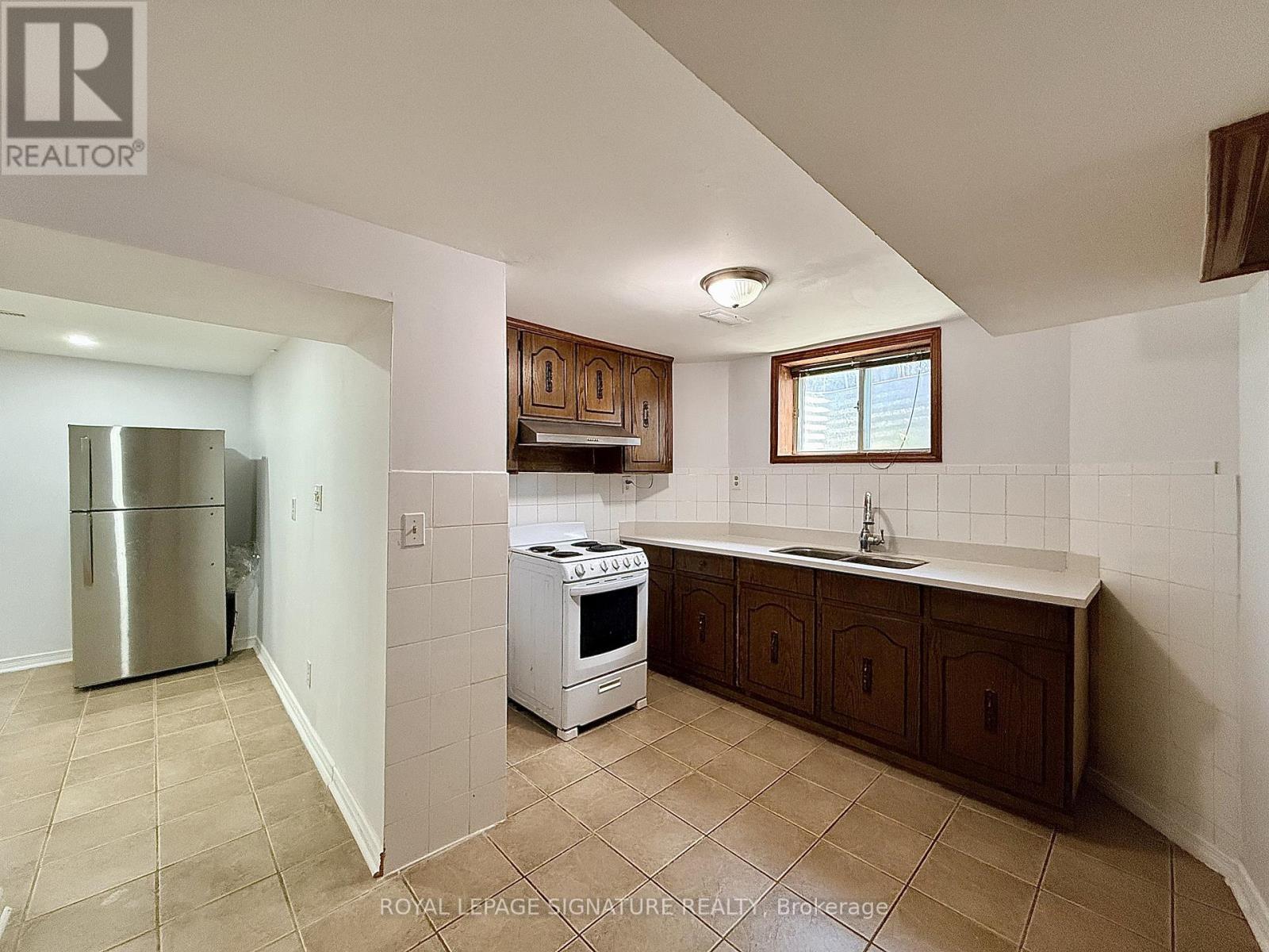 132 GLENN HAWTHORNE BOULEVARD - 23