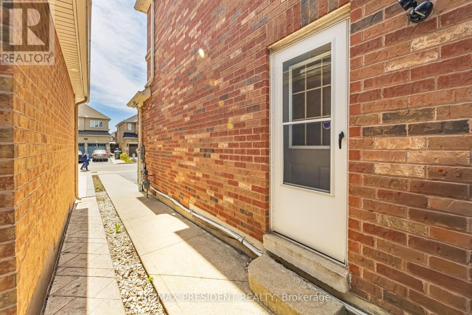 75 BLUFFWOOD CRESCENT - 49