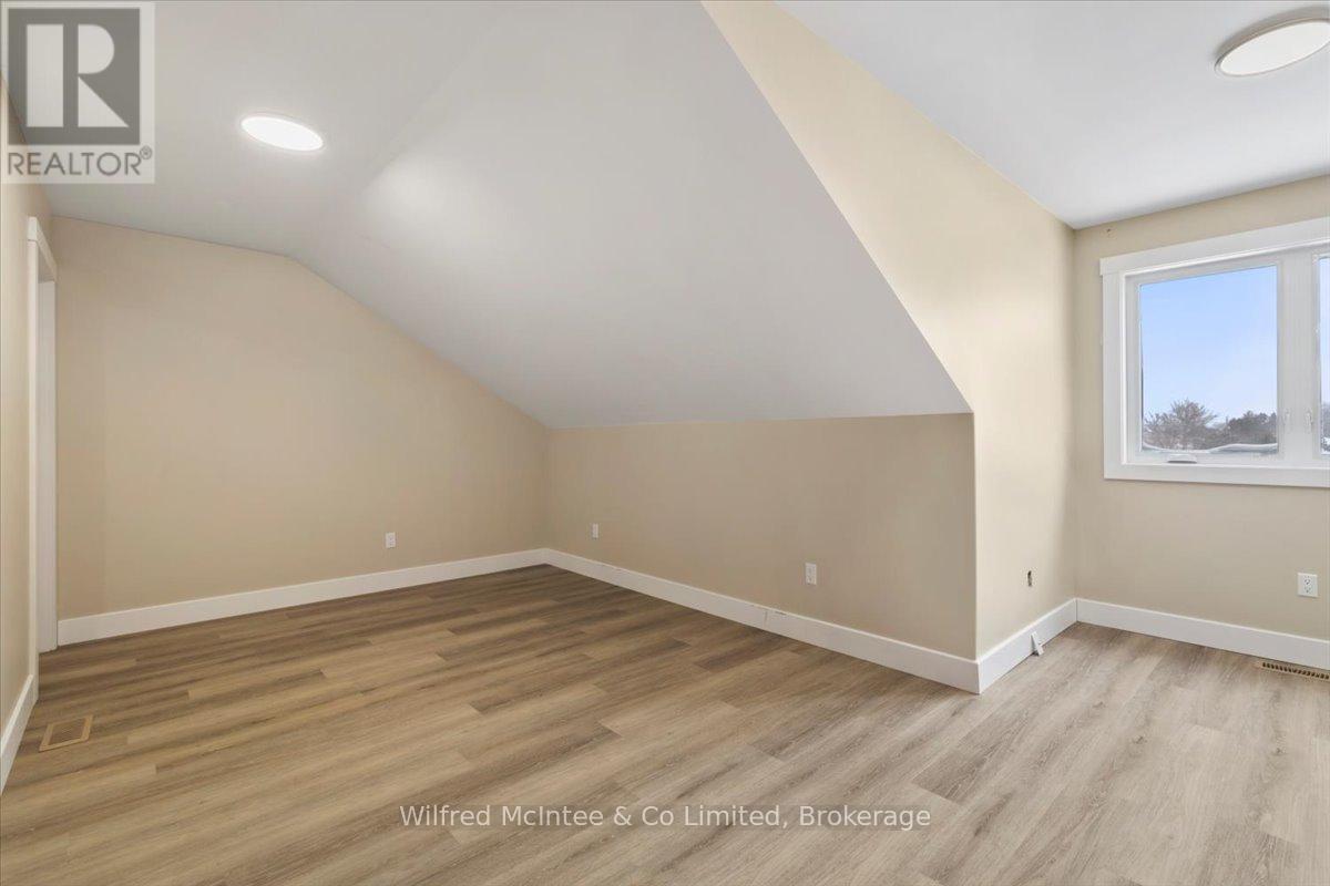 227 SAUGEEN STREET - Image 31