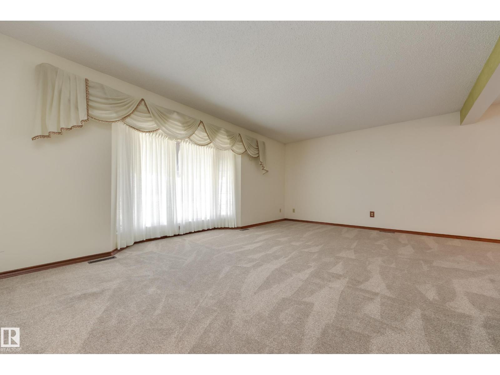 12307 54 ST NW - 5
