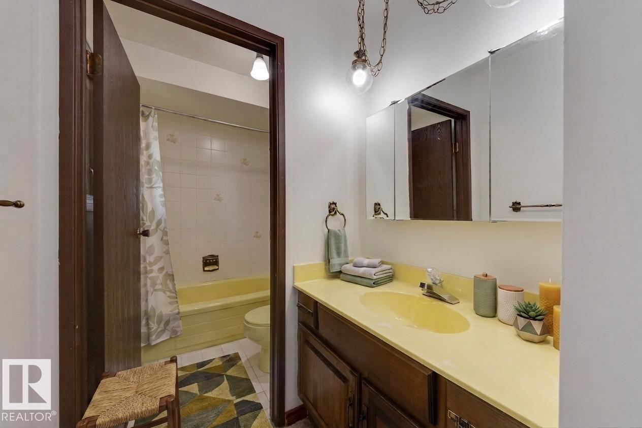 12307 54 ST NW - 38