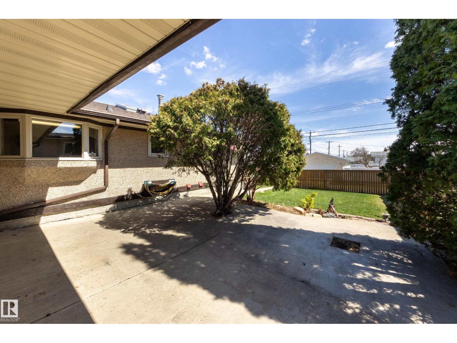 12307 54 ST NW - 63