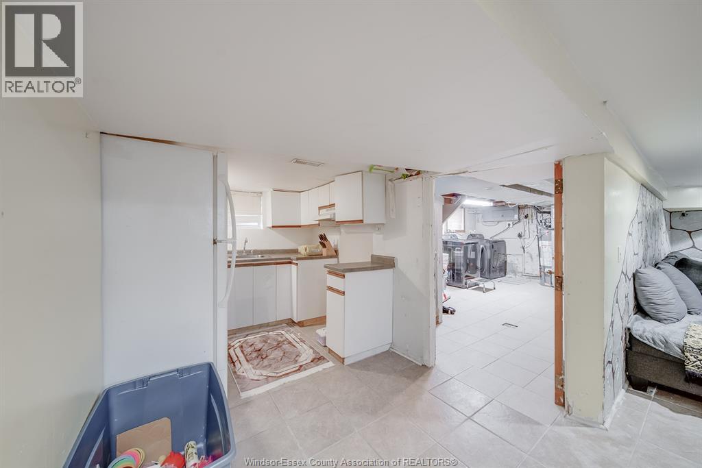 748 MOY, Windsor, Ontario, N9A2N6 — Photo 29