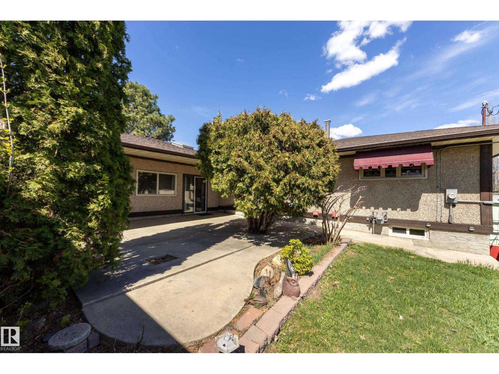 12307 54 ST NW - 65