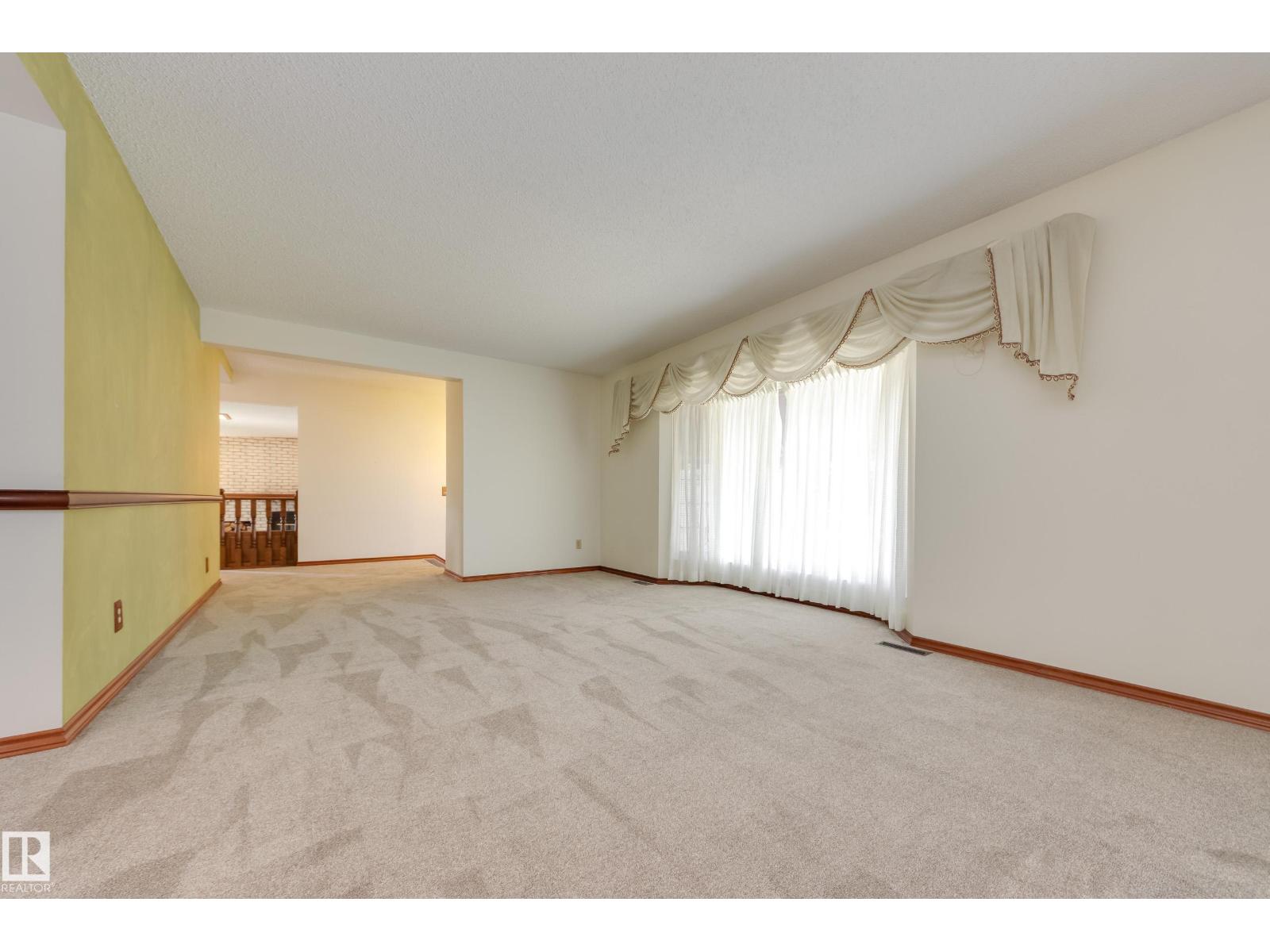12307 54 ST NW - 8